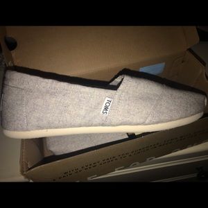 Women’s Toms, 9.5 Light Woolen Grey NWT